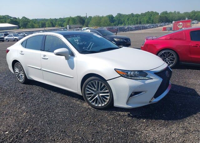 2016 LEXUS ES