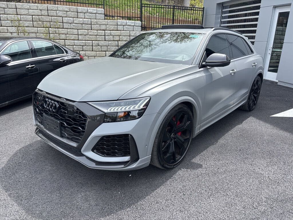 2024 AUDI RS Q8