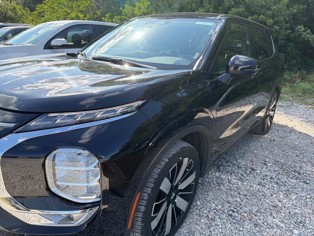 2025 MITSUBISHI Outlander