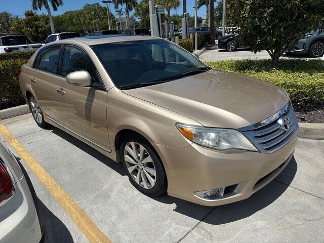 2011 TOYOTA Avalon