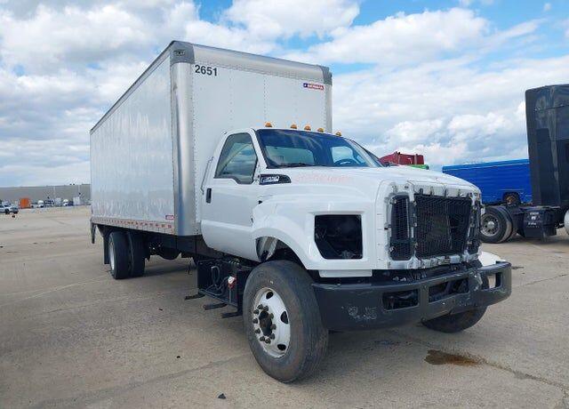 2022 FORD F-650