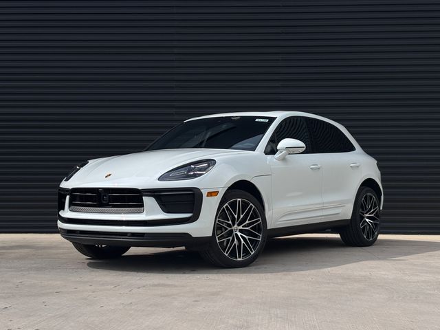 2026 PORSCHE Macan