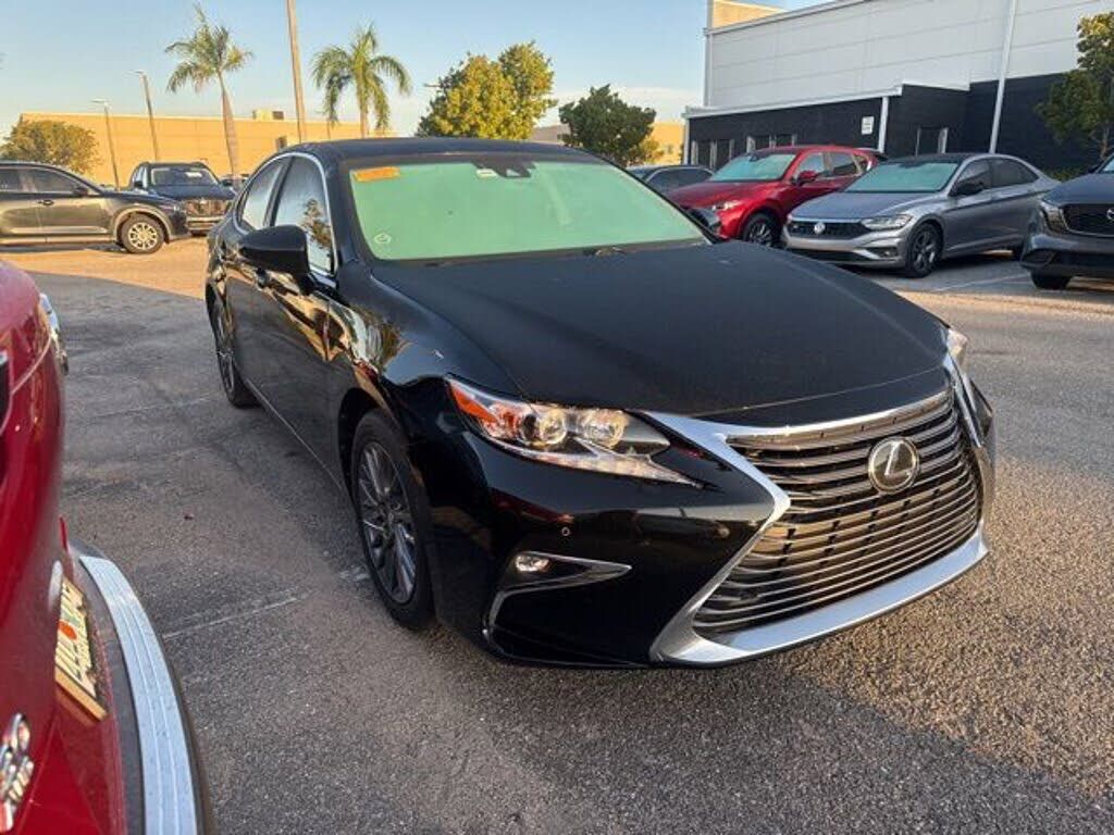 2018 LEXUS ES