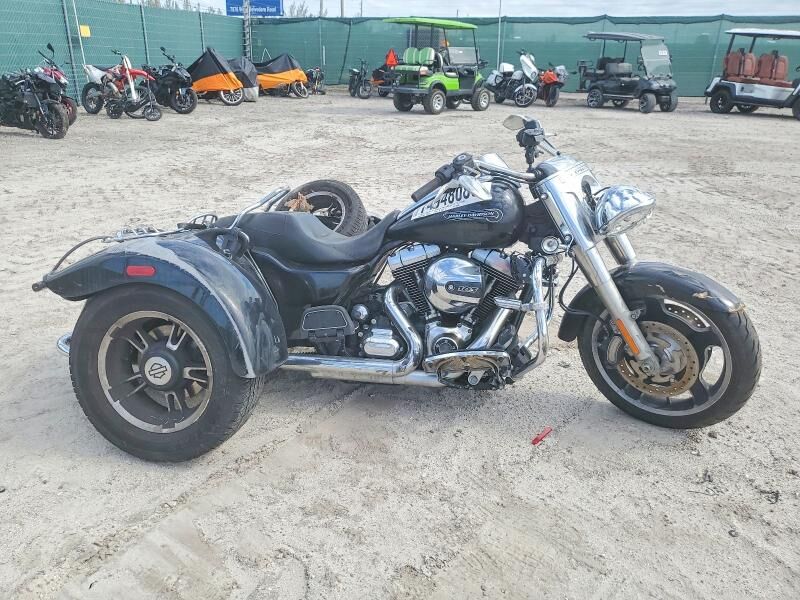 2015 HARLEY DAVIDSON Freewheeler