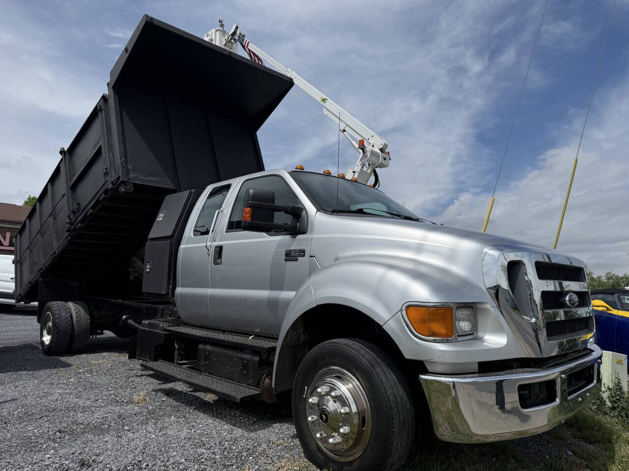 2011 FORD F-650