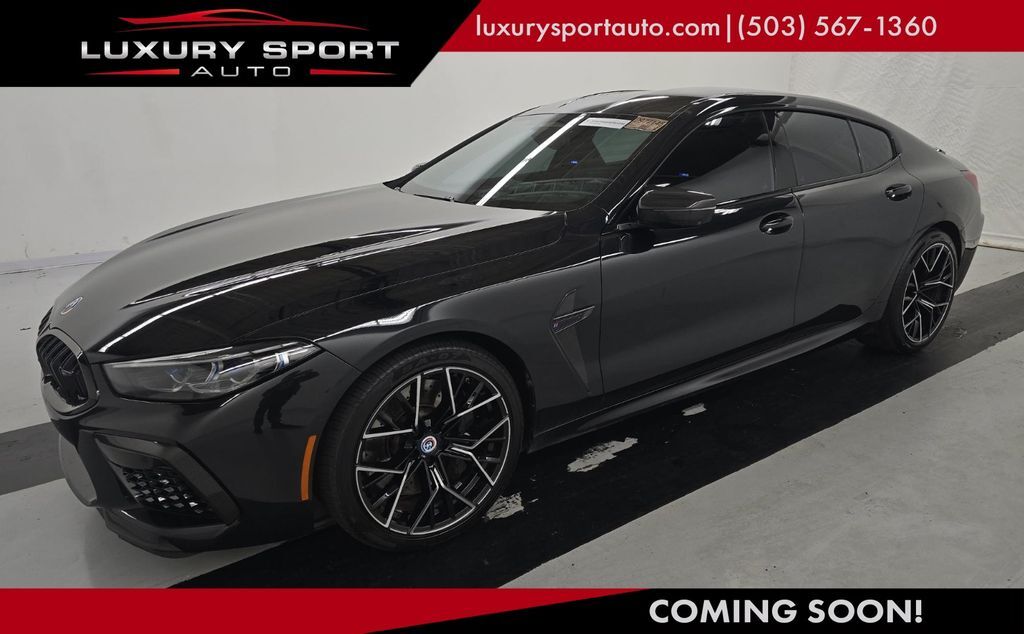 2023 BMW M8