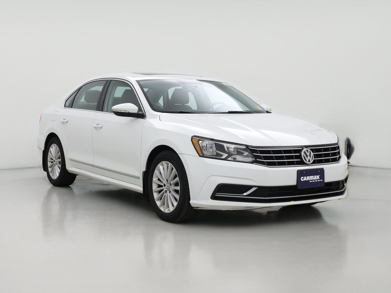 2017 VOLKSWAGEN Passat