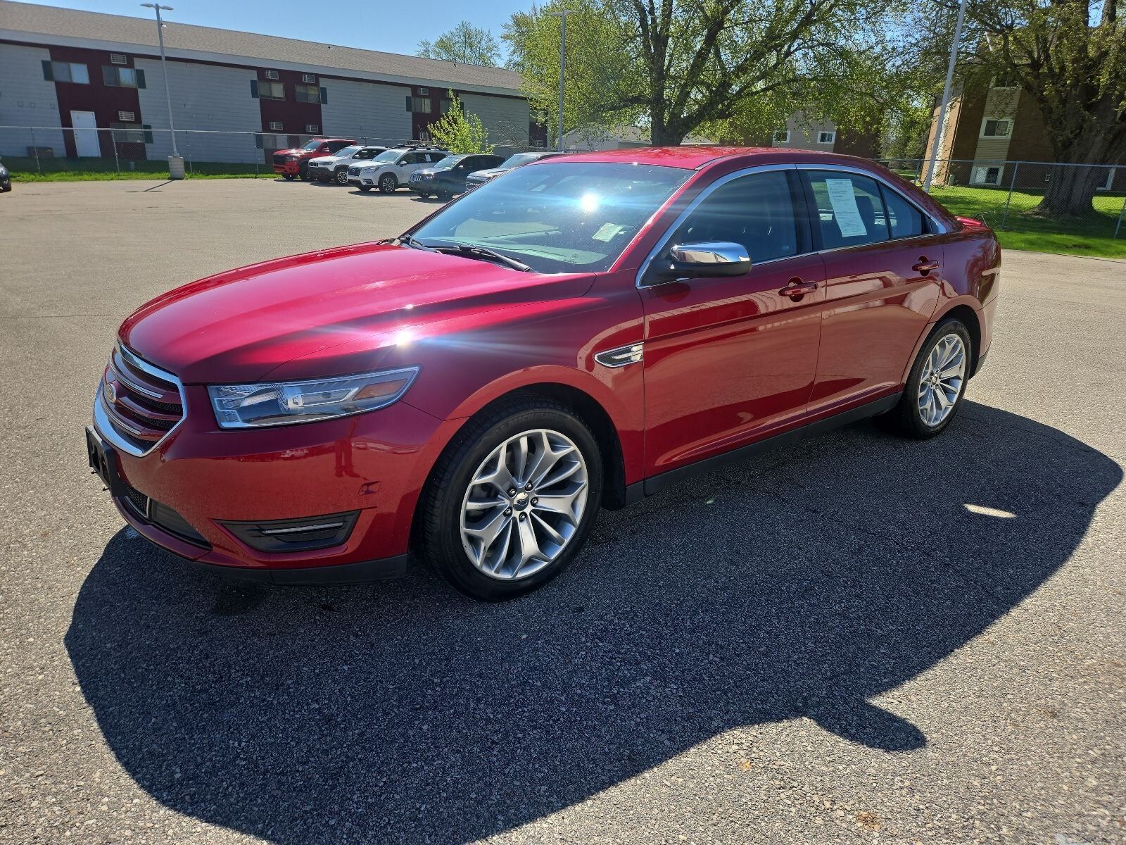2013 FORD Taurus