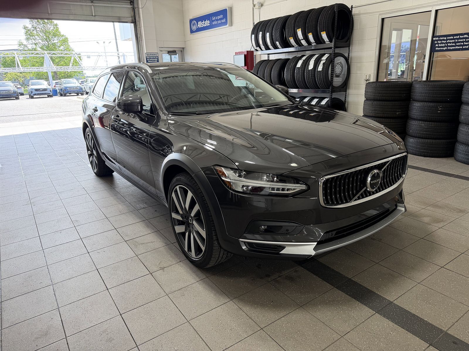2025 VOLVO V90CC