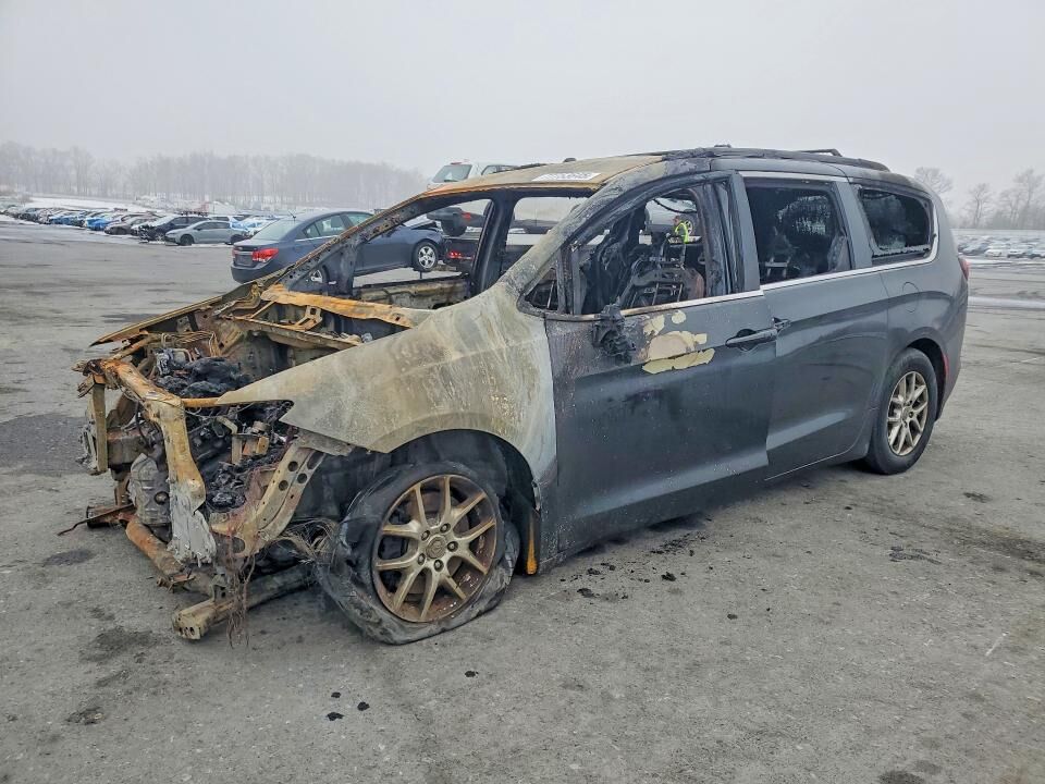 2020 CHRYSLER Voyager