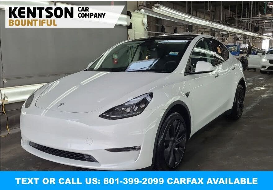 2025 TESLA Model Y