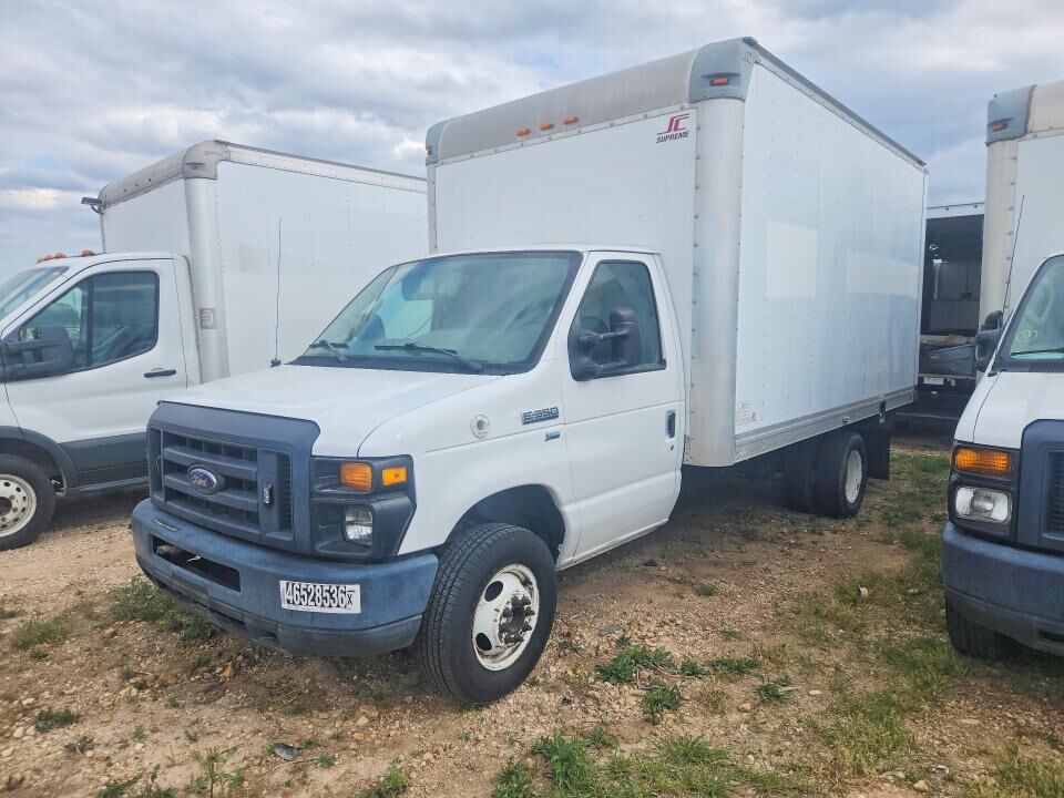 2013 FORD E-350
