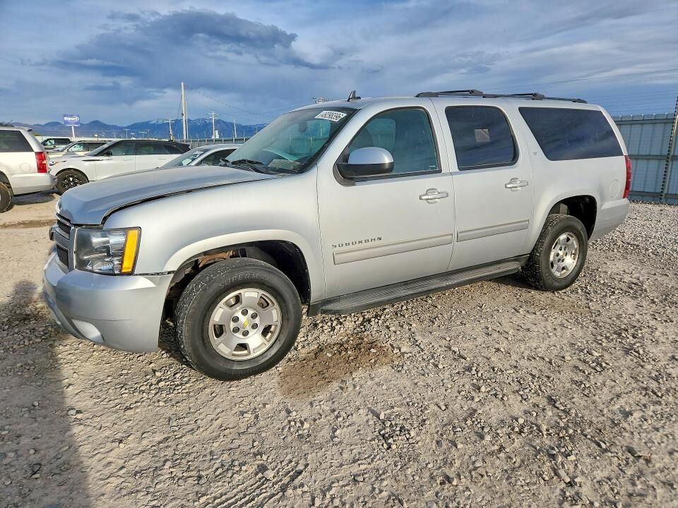 2013 CHEVROLET Suburban