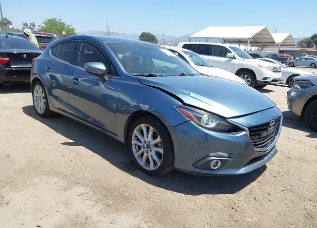 2015 MAZDA Mazda3