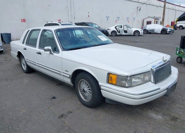 1993 LINCOLN Town Car