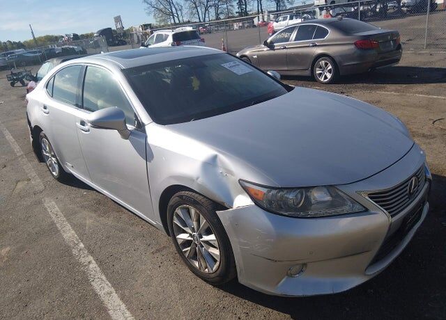 2013 LEXUS ES