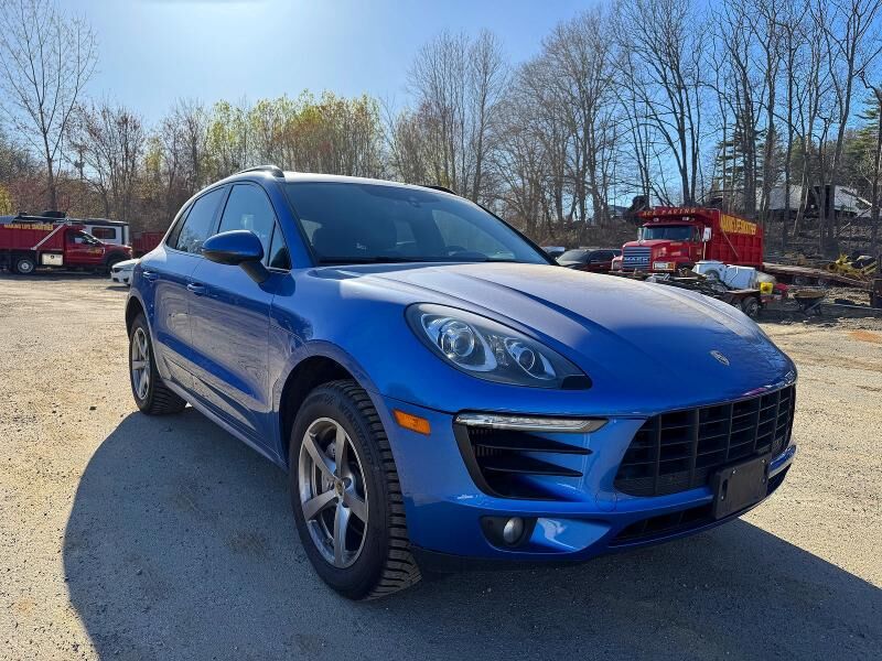 2018 PORSCHE Macan