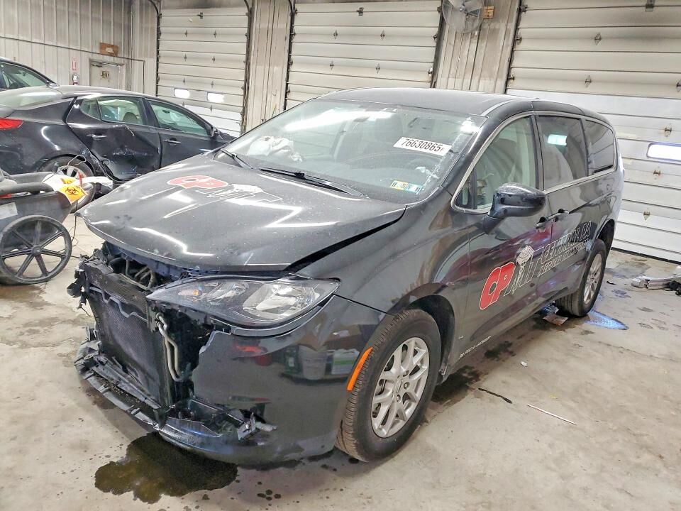 2022 CHRYSLER Voyager