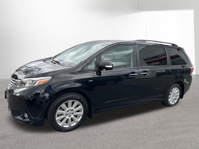 2017 TOYOTA Sienna