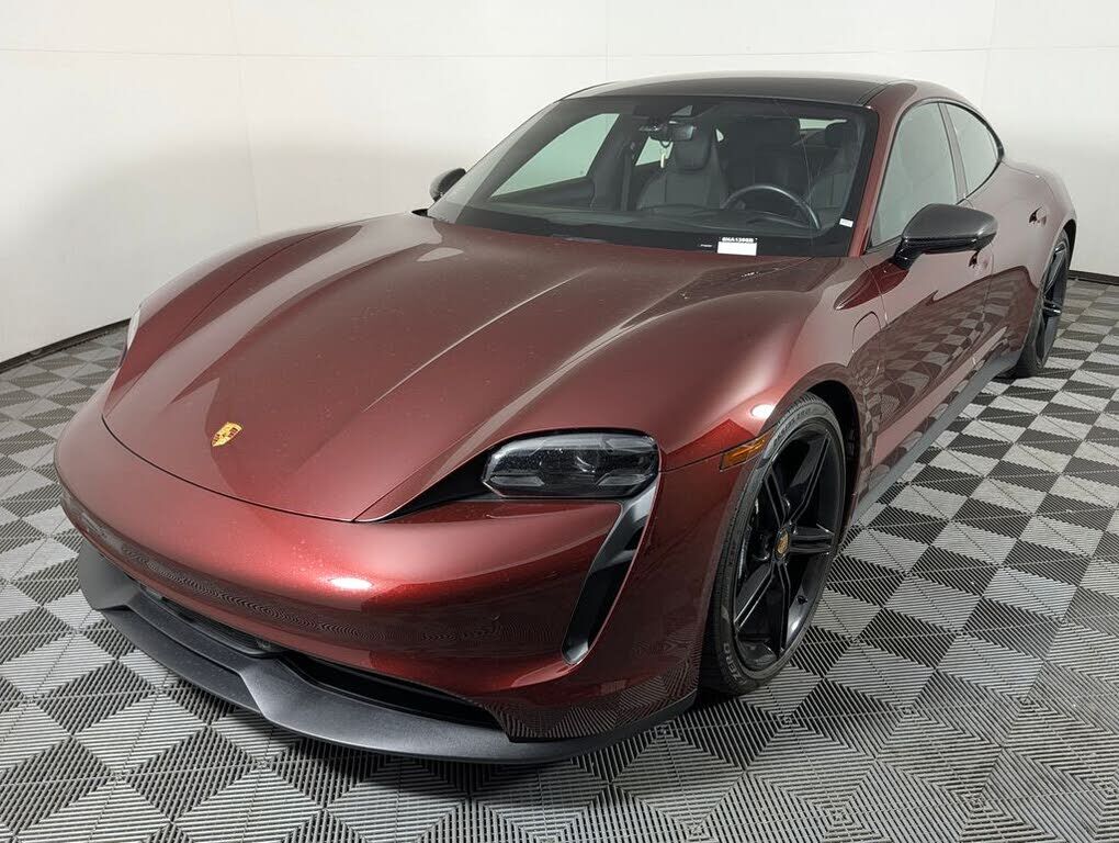 2022 PORSCHE Taycan