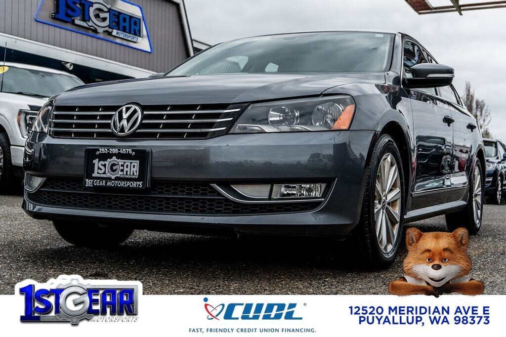 2013 VOLKSWAGEN Passat