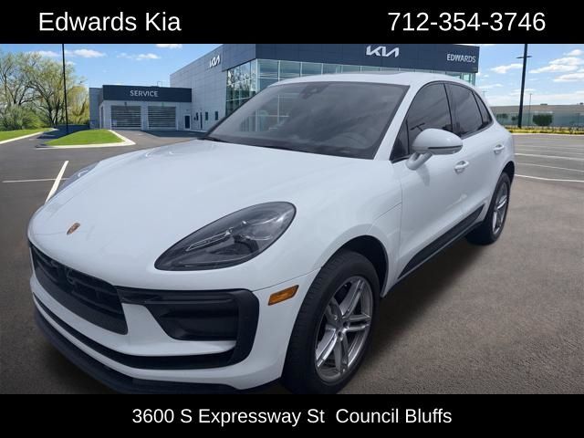 2022 PORSCHE Macan