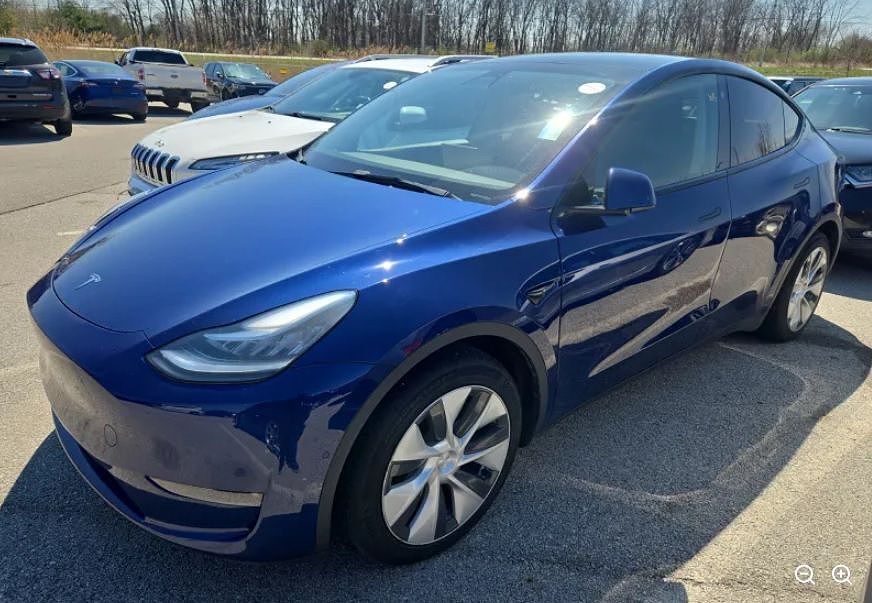 2021 TESLA Model Y