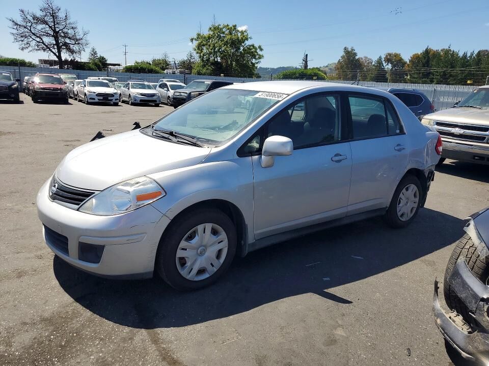 2011 NISSAN Versa