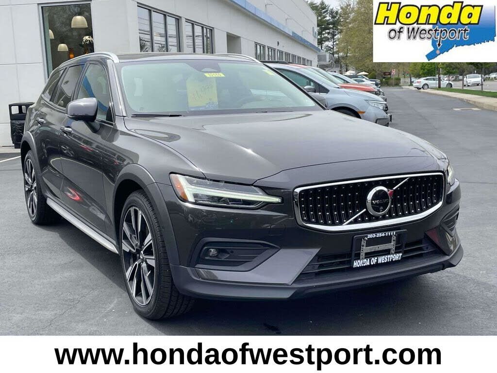 2024 VOLVO V60CC