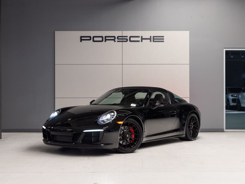 2019 PORSCHE 911