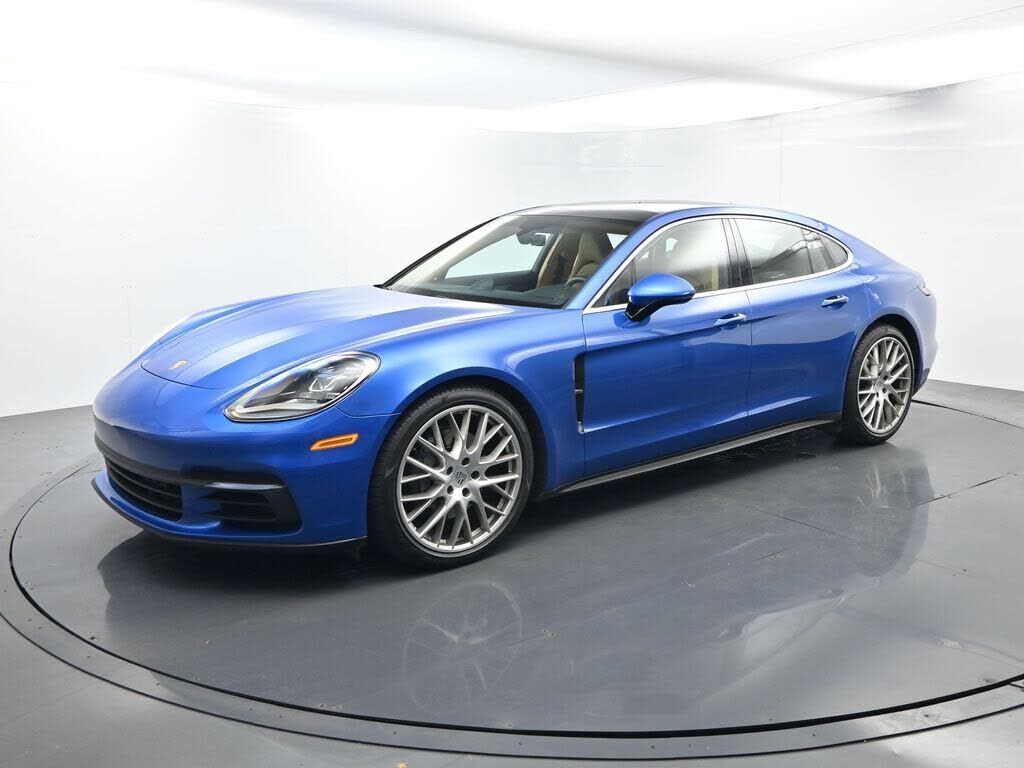 2018 PORSCHE Panamera