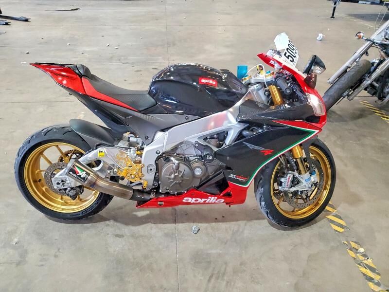 2013 APRILIA RSV4