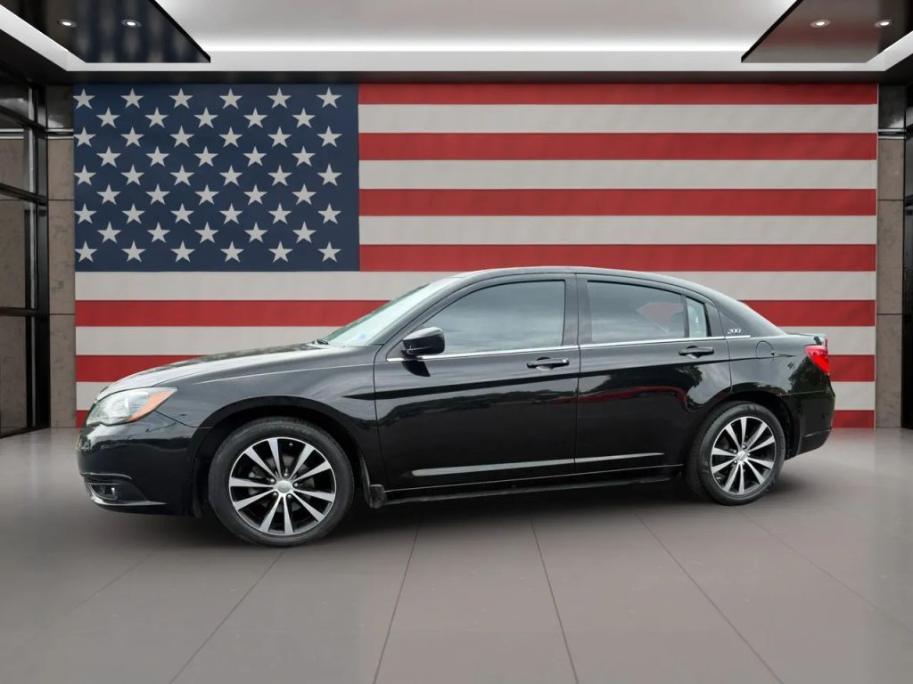 2013 CHRYSLER 200