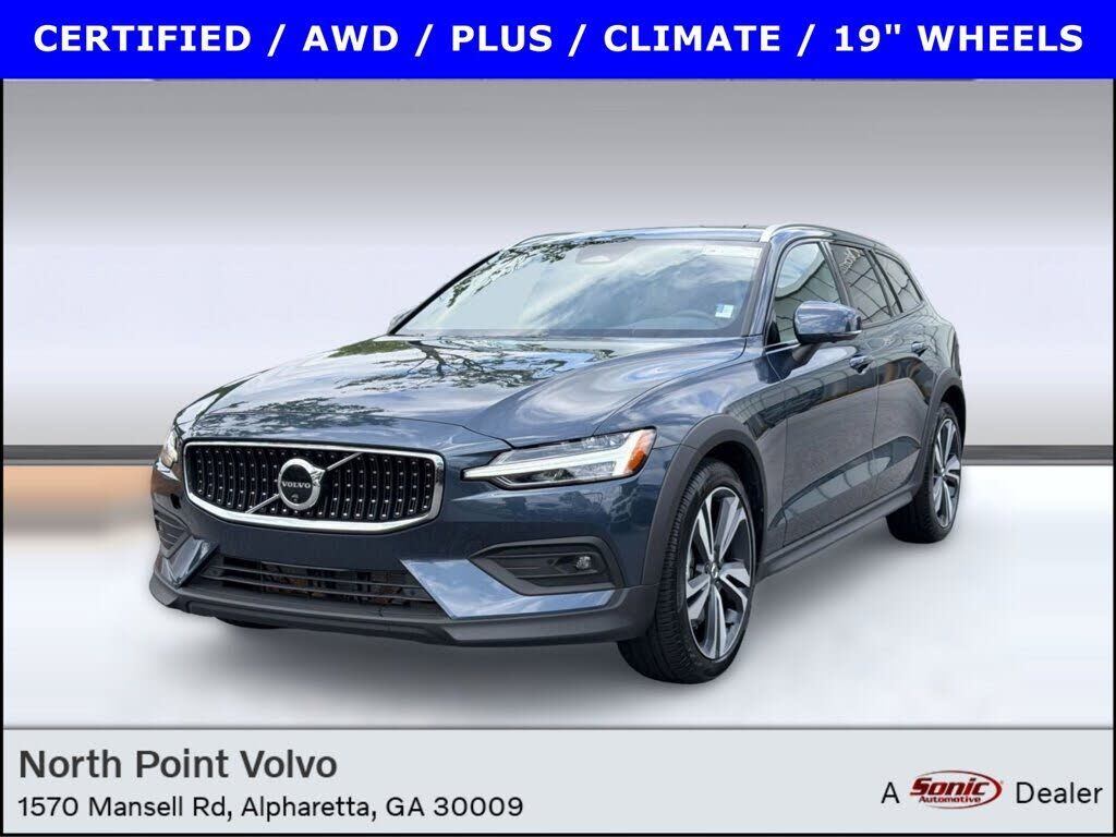 2025 VOLVO V60CC