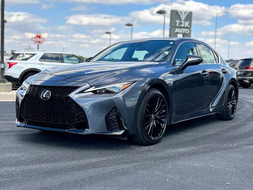 2022 LEXUS IS