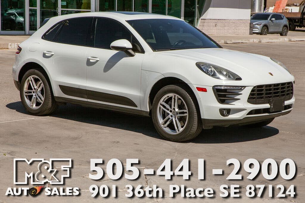 2017 PORSCHE Macan