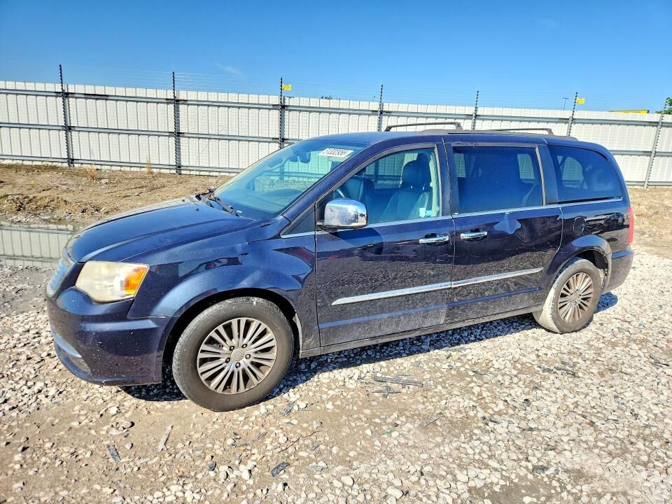 2013 CHRYSLER Town and Country