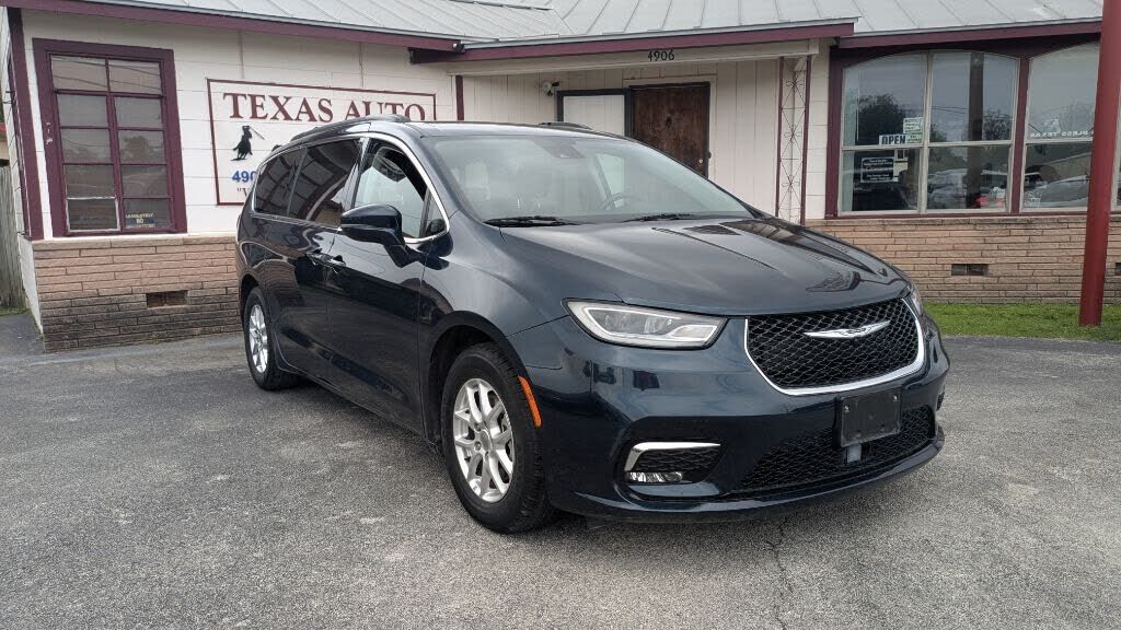 2022 CHRYSLER Pacifica