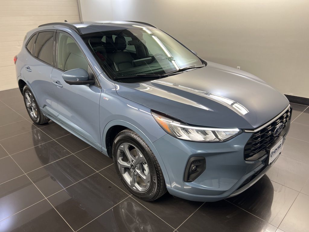 2023 FORD Escape