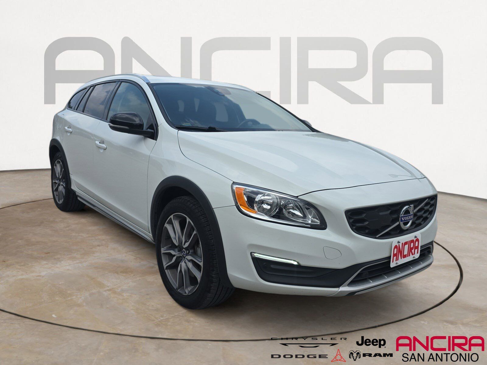 2018 VOLVO V60