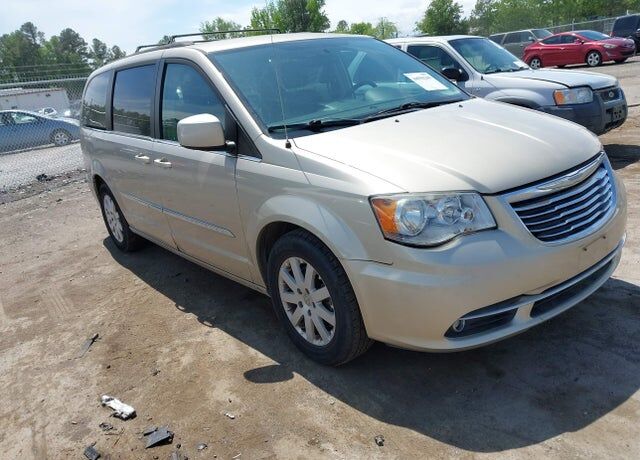 2016 CHRYSLER Town and Country