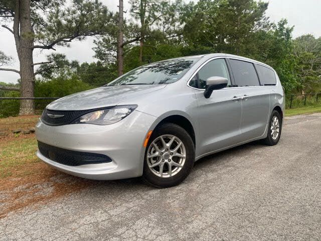 2023 CHRYSLER Voyager