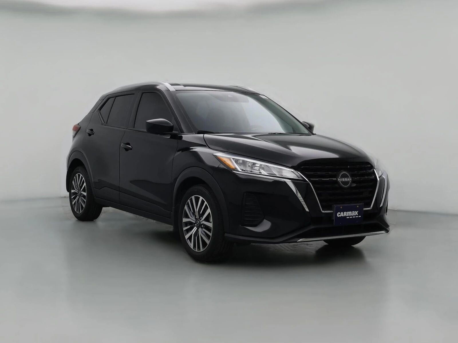 2023 NISSAN Kicks