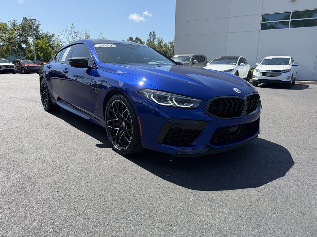 2023 BMW M8