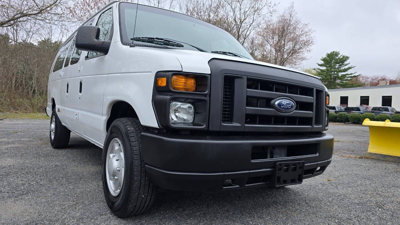 2013 FORD E-350
