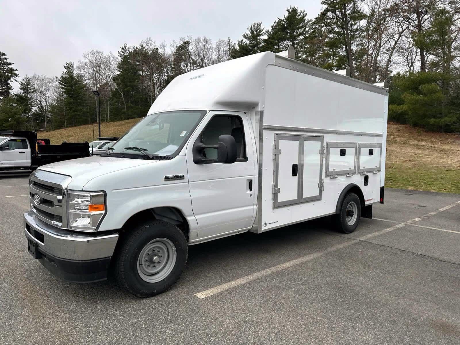 2027 FORD E-350