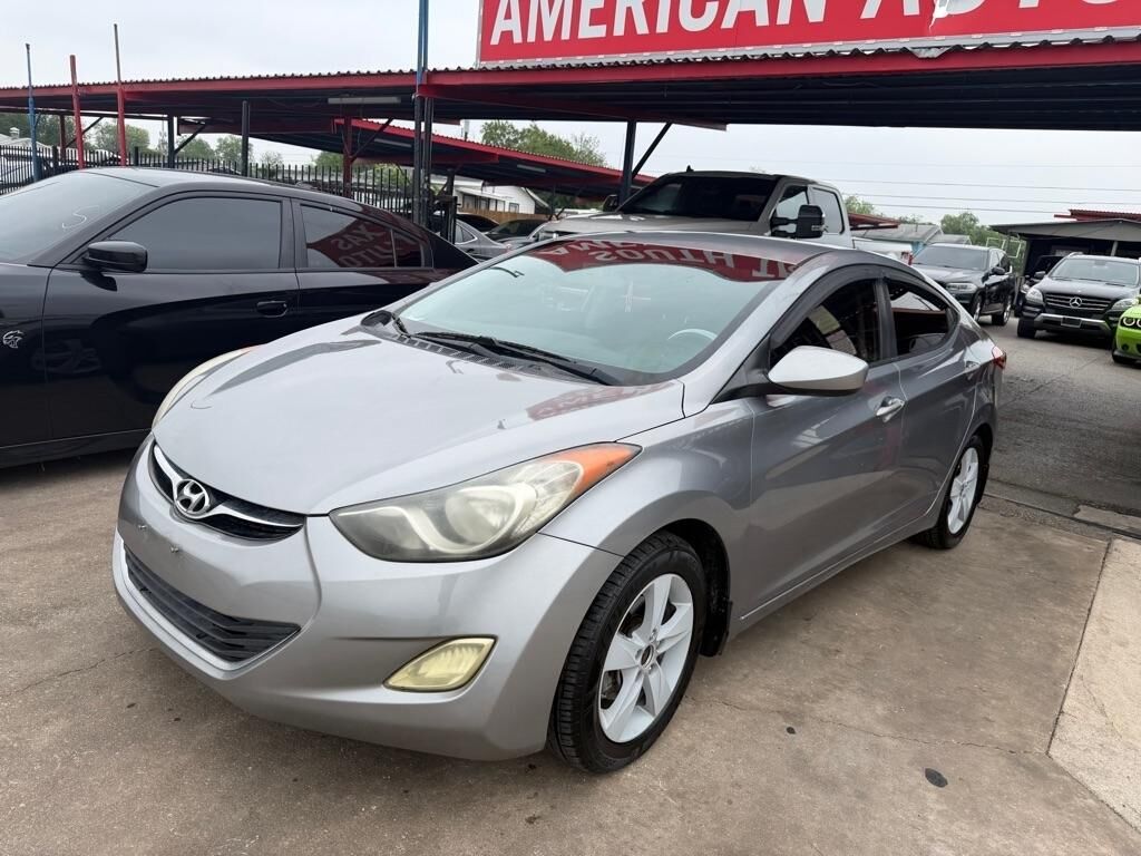 2013 HYUNDAI Elantra