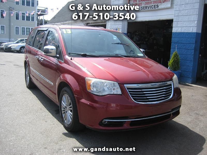 2013 CHRYSLER Town and Country