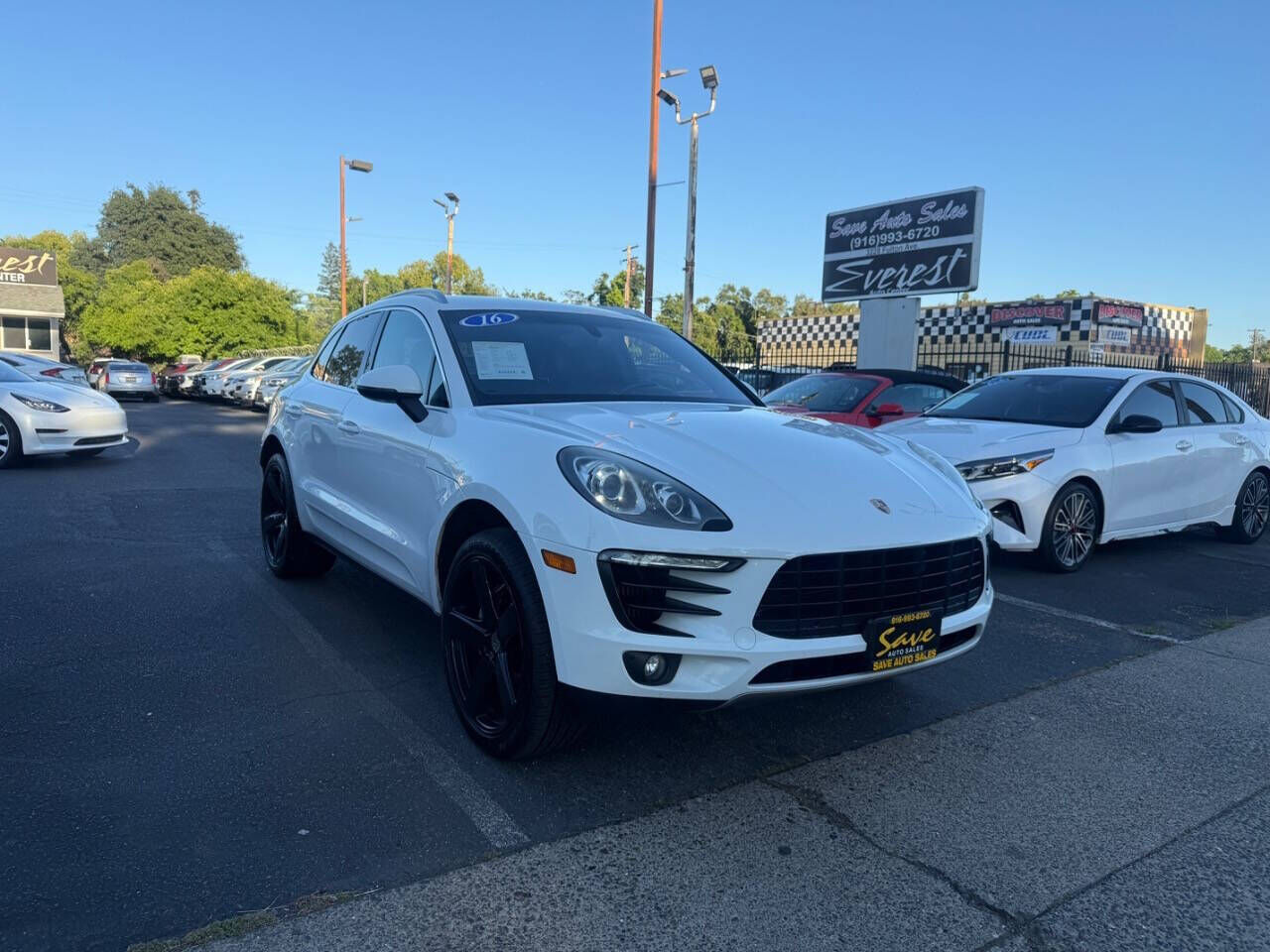 2016 PORSCHE Macan