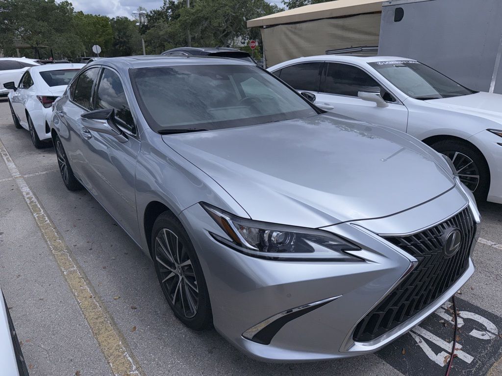 2025 LEXUS ES